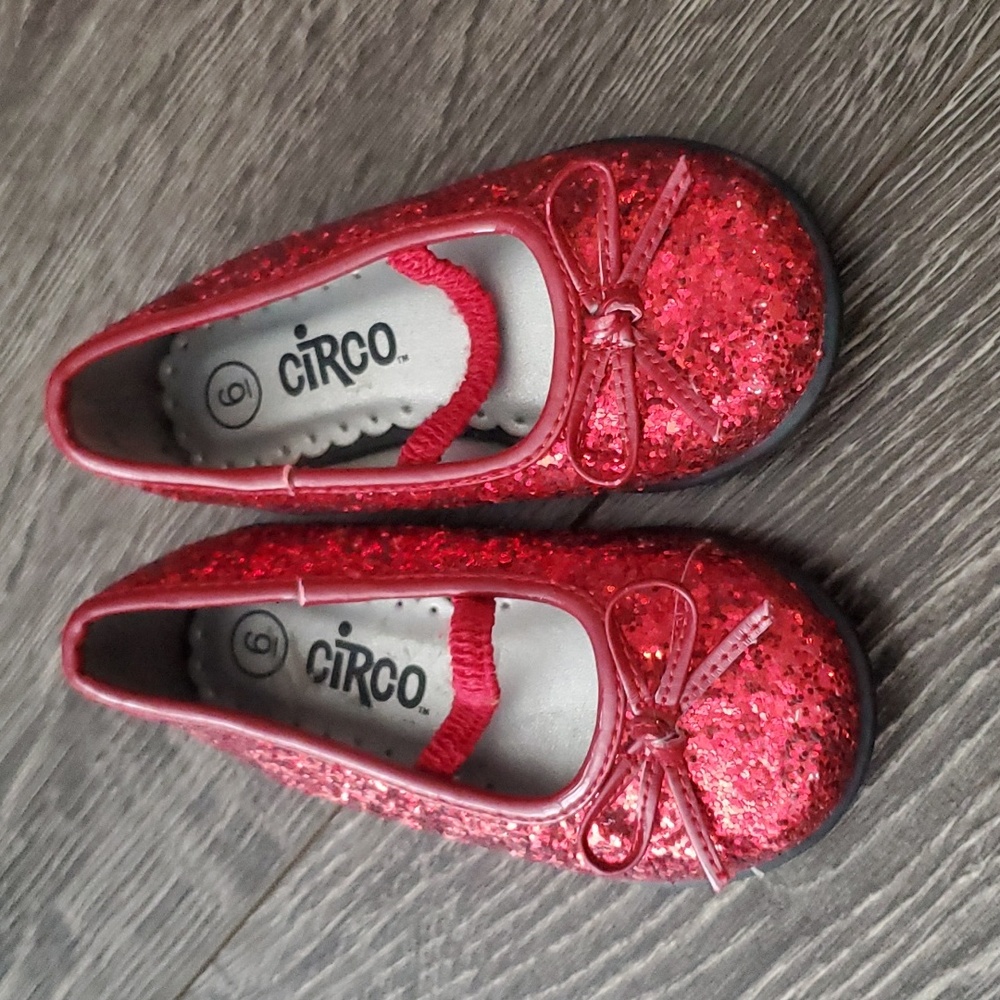 ❤️ Red Circo Sparkly Girls Ballet Style Flats - Shoes - Size 6 - Picture 2 of 5
